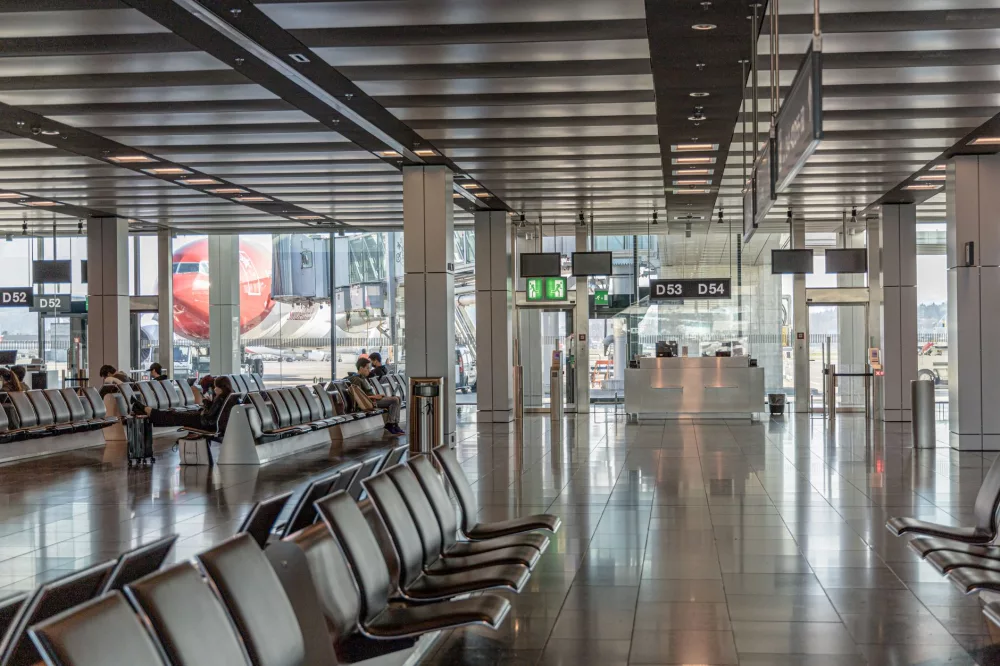 Unlocking Comfort: Your Guide to SBI Visa Platinum Debit Card Airport Lounge Access